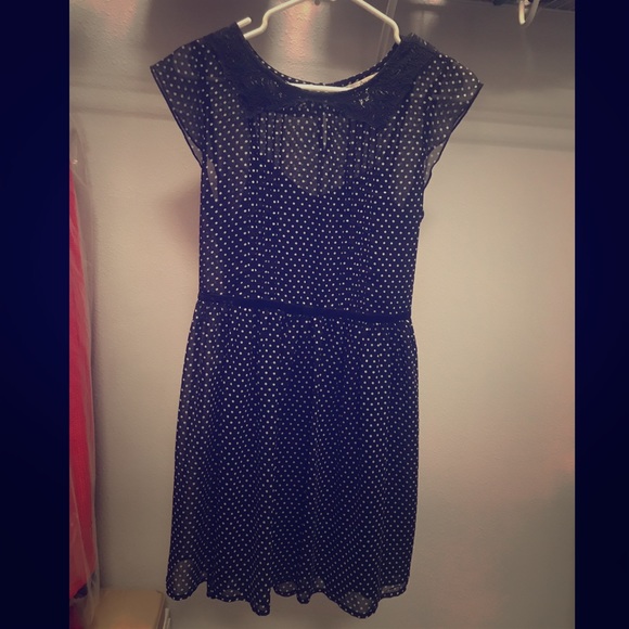 Mid length dress - Picture 1 of 3